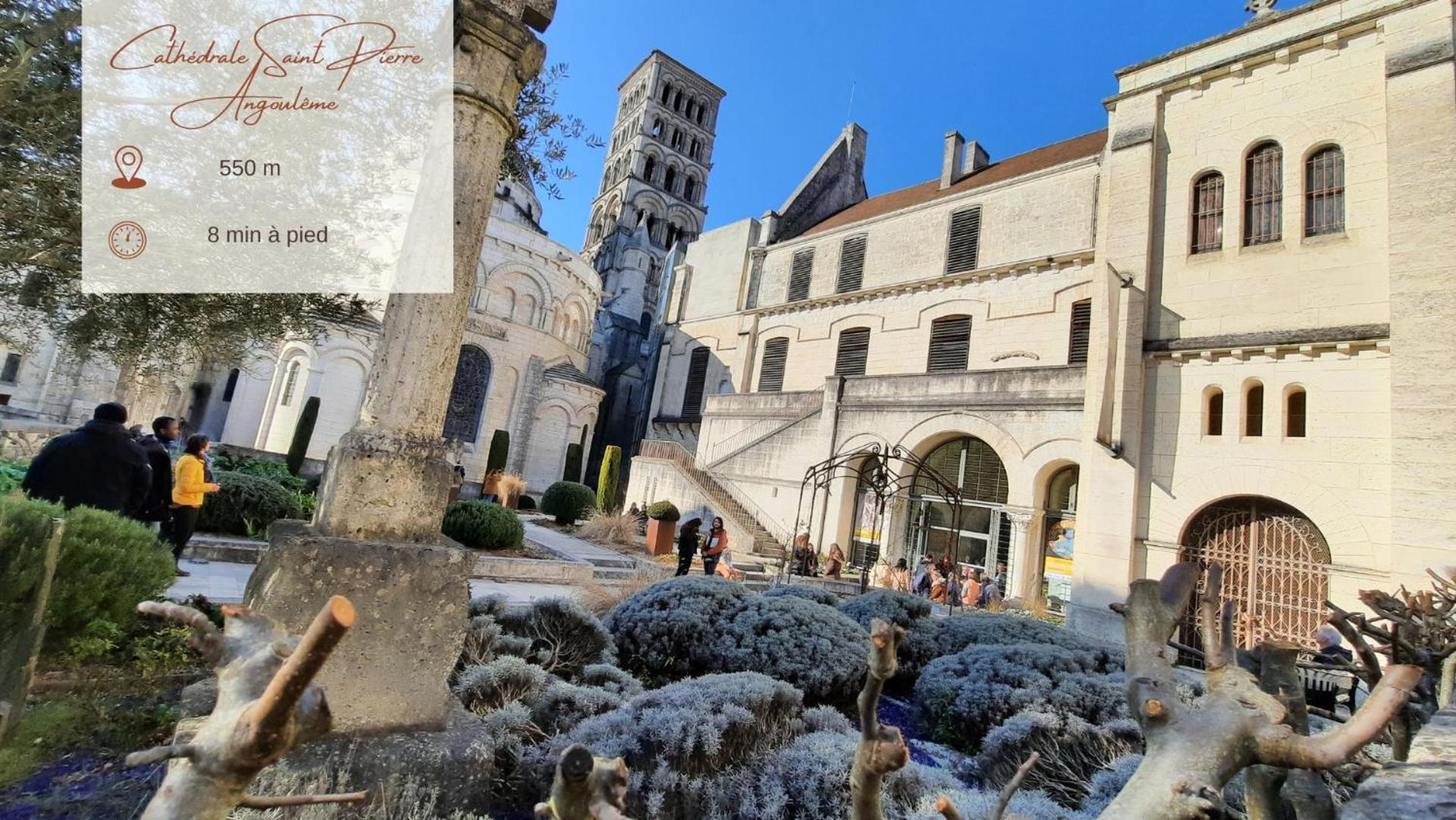 Face A L'Hotel De Ville Grand Et Lumineux Appartement Angouleme Exterior photo